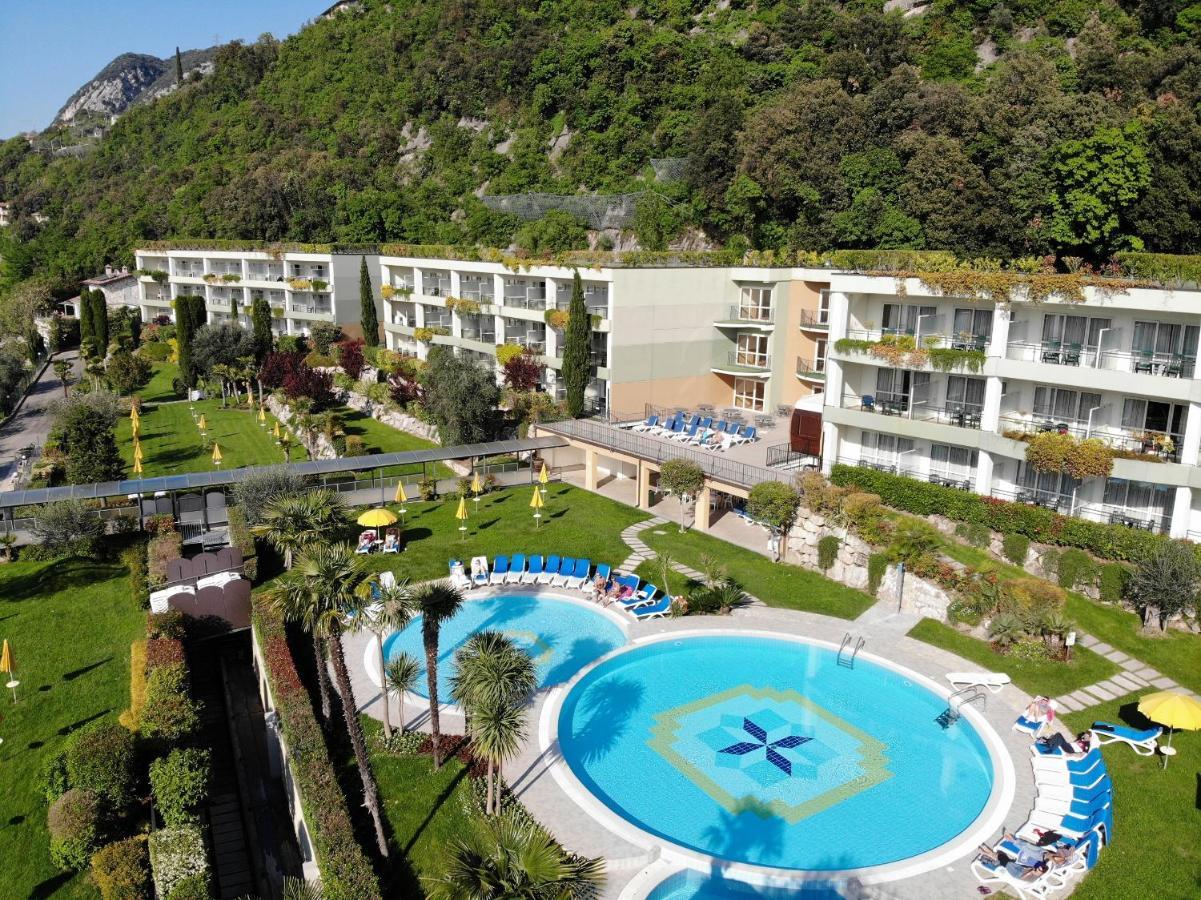 Majestic Palace Μαλτσεζίνε Εξωτερικό φωτογραφία